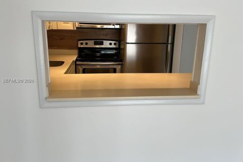 Condominio en venta en Lauderdale Lakes, Florida, 1 dormitorio, 78.97 m2 № 2153335 - foto 3