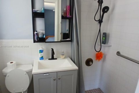 Снять в аренду кондоминиум в Форт-Лодердейл, Флорида 1 спальня, 46.45м2, № 2038434 - фото 4