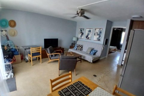 Кондоминиум с 1 спальней в Форт-Лодердейл, Флорида № 2038434