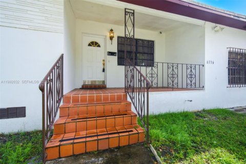 Villa ou maison à vendre à West Miami, Floride: 2 chambres, 123.19 m2 № 2253902 - photo 12