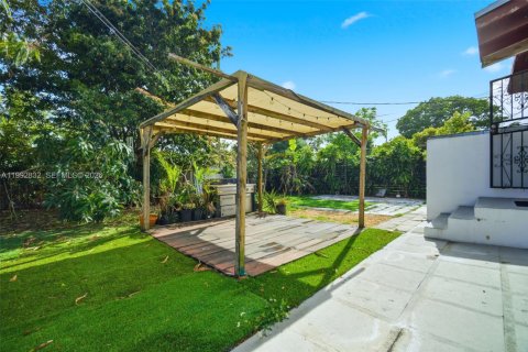 Villa ou maison à vendre à West Miami, Floride: 2 chambres, 123.19 m2 № 2253902 - photo 29