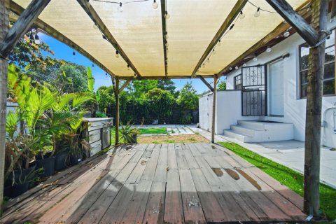 Villa ou maison à vendre à West Miami, Floride: 2 chambres, 123.19 m2 № 2253902 - photo 30
