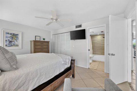 Condo in Sarasota, Florida, 1 bedroom  № 2221771 - photo 21