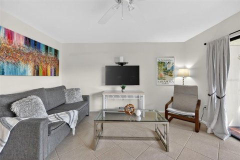 Condo in Sarasota, Florida, 1 bedroom  № 2221771 - photo 8