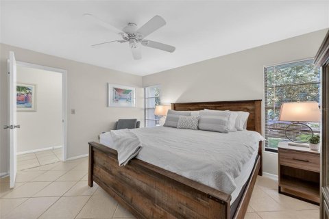 Condo in Sarasota, Florida, 1 bedroom  № 2221771 - photo 17