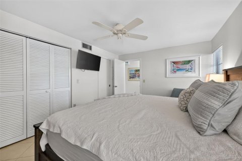 Condo in Sarasota, Florida, 1 bedroom  № 2221771 - photo 18