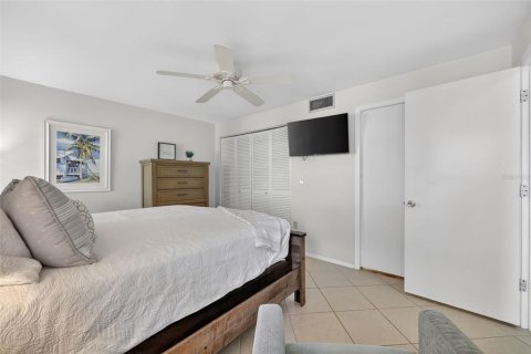 Condo in Sarasota, Florida, 1 bedroom  № 2221771 - photo 19