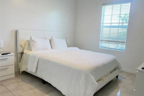 Villa ou maison à louer à Punta Gorda, Floride: 4 chambres, 194.17 m2 № 1869097 - photo 5
