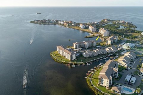 Condominio en venta en Port Richey, Florida, 2 dormitorios, 129.97 m2 № 2208776 - foto 16
