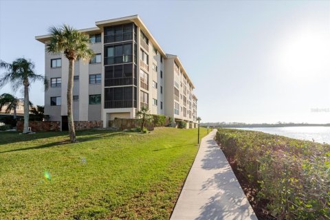 Condominio en venta en Port Richey, Florida, 2 dormitorios, 129.97 m2 № 2208776 - foto 20