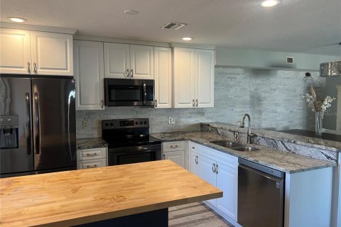Condominio en venta en Port Richey, Florida, 2 dormitorios, 129.97 m2 № 2208776 - foto 5