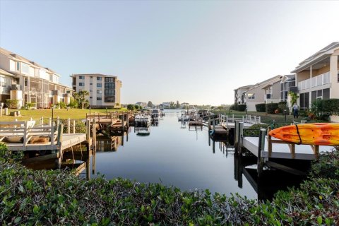 Condominio en venta en Port Richey, Florida, 2 dormitorios, 129.97 m2 № 2208776 - foto 15