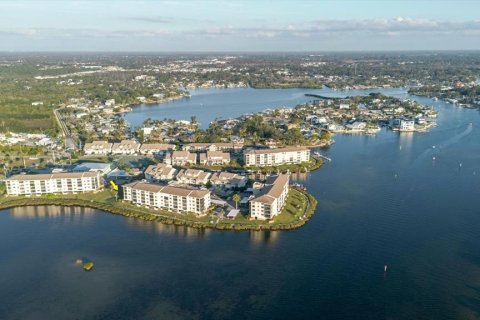Condominio en venta en Port Richey, Florida, 2 dormitorios, 129.97 m2 № 2208776 - foto 25