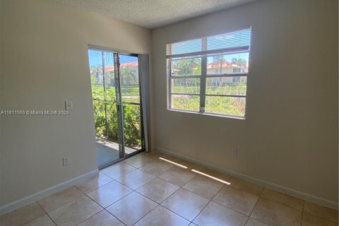 Condo in Pompano Beach, Florida, 2 bedrooms  № 1756821 - photo 6