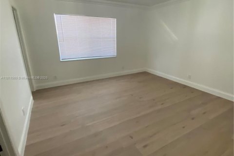 Condo in Pompano Beach, Florida, 2 bedrooms  № 1756821 - photo 16
