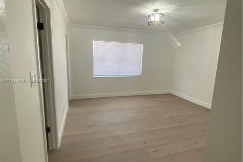 Condo in Pompano Beach, Florida, 2 bedrooms  № 1756821 - photo 17
