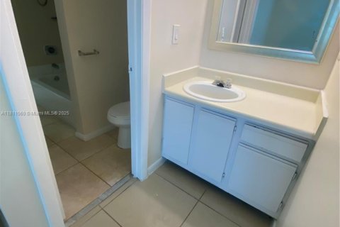 Condo in Pompano Beach, Florida, 2 bedrooms  № 1756821 - photo 23