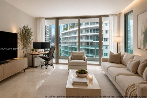 Condominio en venta en Miami, Florida, 1 dormitorio, 83.15 m2 № 2183936 - foto 2