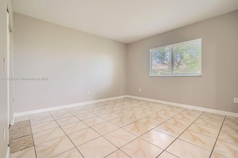 House in Homestead, Florida 5 bedrooms, 202.53 sq.m. № 1661547 - photo 14