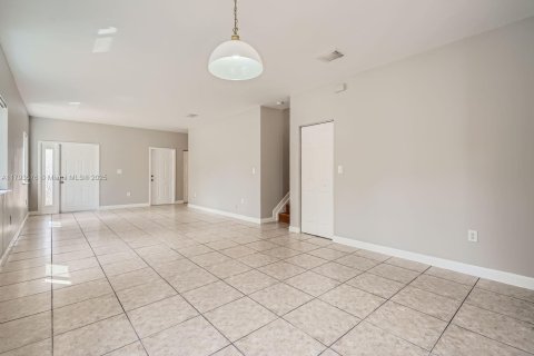 House in Homestead, Florida 5 bedrooms, 202.53 sq.m. № 1661547 - photo 7