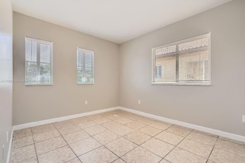 House in Homestead, Florida 5 bedrooms, 202.53 sq.m. № 1661547 - photo 4