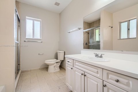 House in Homestead, Florida 5 bedrooms, 202.53 sq.m. № 1661547 - photo 16