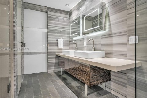 Снять в аренду кондоминиум в Майами, Флорида 3 спальни, 195.65м2, № 2067276 - фото 29
