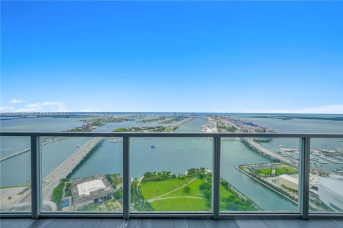 Снять в аренду кондоминиум в Майами, Флорида 3 спальни, 195.65м2, № 2067276 - фото 5