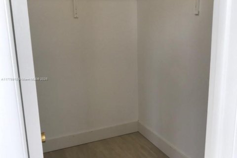 Copropriété à vendre à Miami Beach, Floride: 43.66 m2 № 1950321 - photo 11