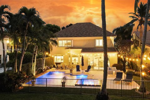 House in Palm Beach Gardens, Florida 4 bedrooms, 272.02 sq.m. № 1938586 - photo 1