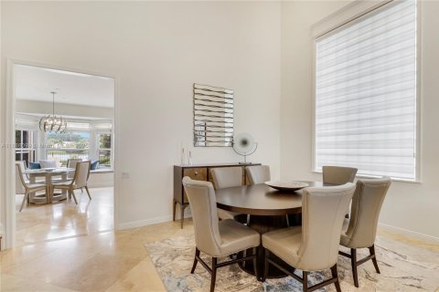 House in Palm Beach Gardens, Florida 4 bedrooms, 272.02 sq.m. № 1938586 - photo 10