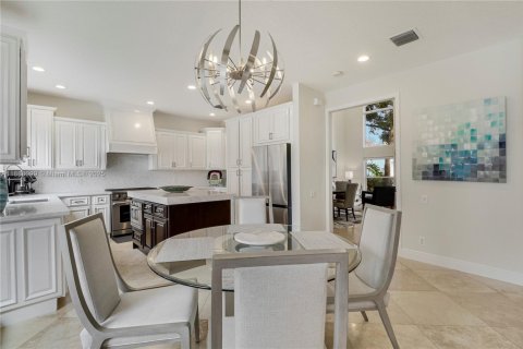 House in Palm Beach Gardens, Florida 4 bedrooms, 272.02 sq.m. № 1938586 - photo 12