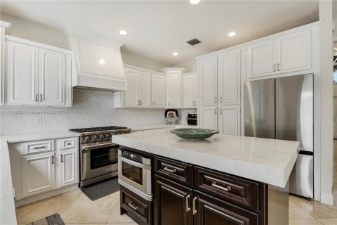 House in Palm Beach Gardens, Florida 4 bedrooms, 272.02 sq.m. № 1938586 - photo 15
