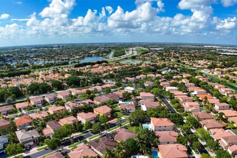 Casa en venta en Homestead, Florida, 5 dormitorios, 182.74 m2 № 1937139 - foto 9
