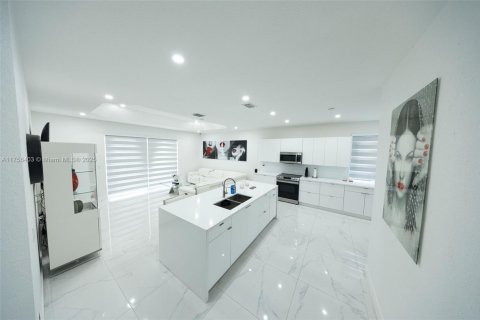 Casa en venta en Homestead, Florida, 5 dormitorios, 182.74 m2 № 1937139 - foto 29