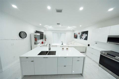Casa en venta en Homestead, Florida, 5 dormitorios, 182.74 m2 № 1937139 - foto 30