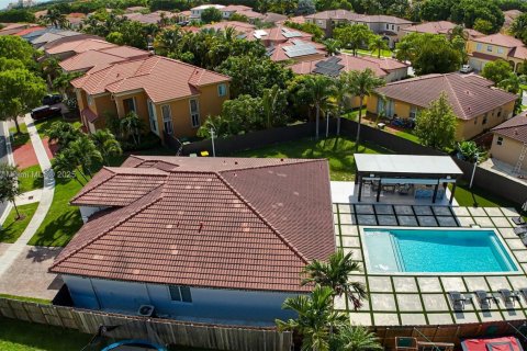 House in Homestead, Florida 5 bedrooms, 182.74 sq.m. № 1937139 - photo 15