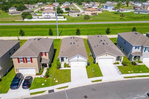 House in Poinciana, Florida 3 bedrooms, 139.73 sq.m. № 1838880 - photo 6