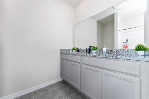 House in Poinciana, Florida 3 bedrooms, 139.73 sq.m. № 1838880 - photo 25