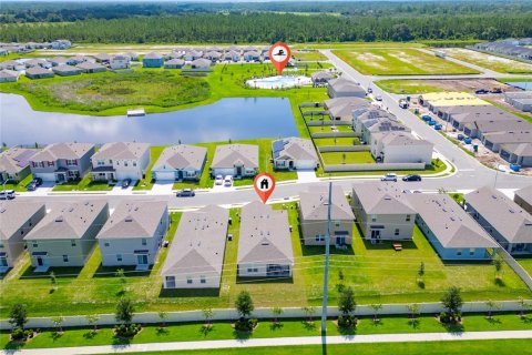 House in Poinciana, Florida 3 bedrooms, 139.73 sq.m. № 1838880 - photo 13