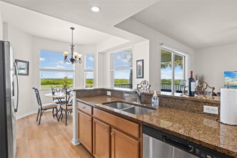 Condo in Bradenton, Florida, 2 bedrooms  № 2202428 - photo 24