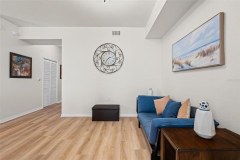 Condo in Bradenton, Florida, 2 bedrooms  № 2202428 - photo 22