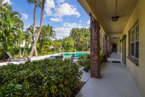 Condo in Tampa, Florida, 2 bedrooms  № 1688295 - photo 10