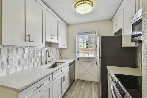 Condo in Tampa, Florida, 2 bedrooms  № 1688295 - photo 18