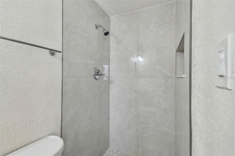 Condo in Tampa, Florida, 2 bedrooms  № 1688295 - photo 29
