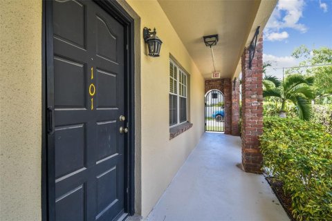 Condo in Tampa, Florida, 2 bedrooms  № 1688295 - photo 11