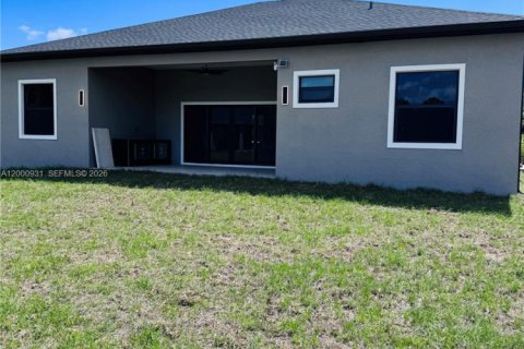Villa ou maison à vendre à Port Charlotte, Floride: 4 chambres, 172.43 m2 № 2170200 - photo 27