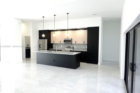 Villa ou maison à vendre à Port Charlotte, Floride: 4 chambres, 172.43 m2 № 2170200 - photo 5