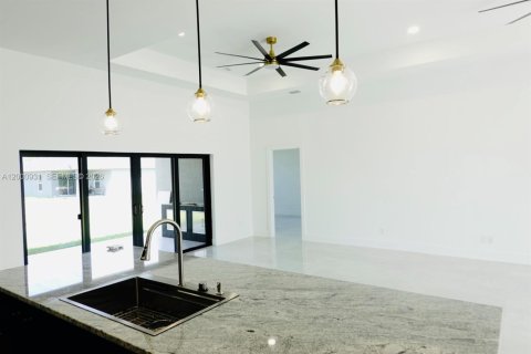 Villa ou maison à vendre à Port Charlotte, Floride: 4 chambres, 172.43 m2 № 2170200 - photo 6