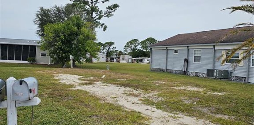 Land in North Port, Florida № 2206114
